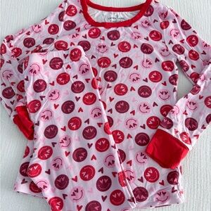 Caden Lane smiley heart loungewear